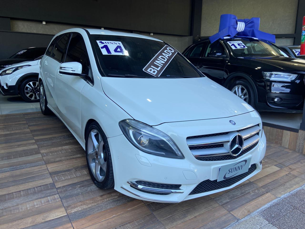 Mercedes Benz B 200 Branco
