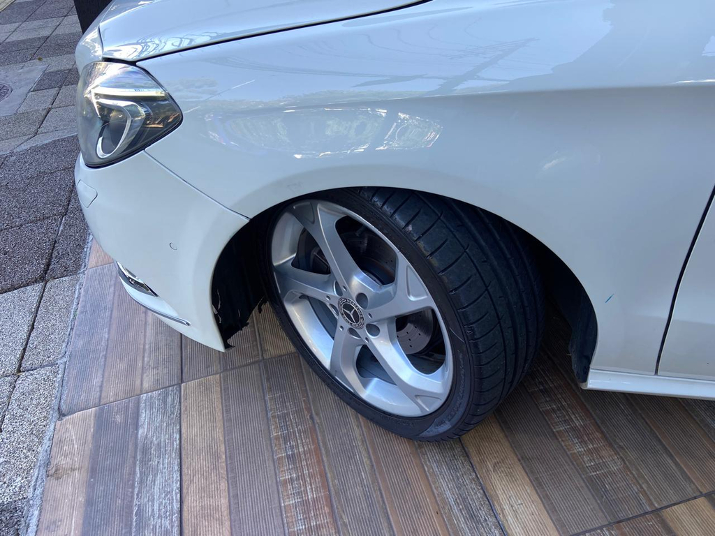 Mercedes Benz B 200 Branco