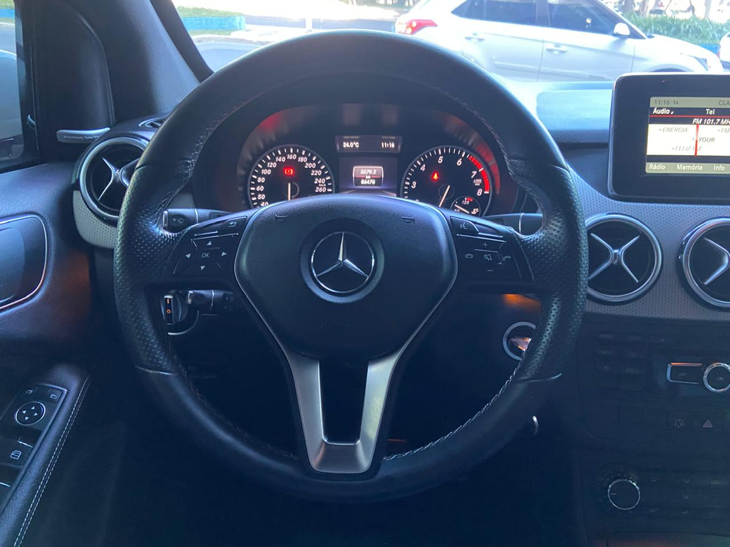 Mercedes Benz B 200 Branco