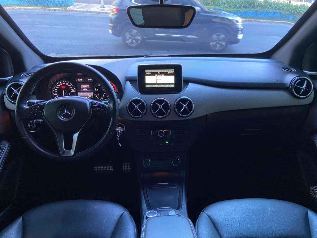 Mercedes Benz B 200 Branco