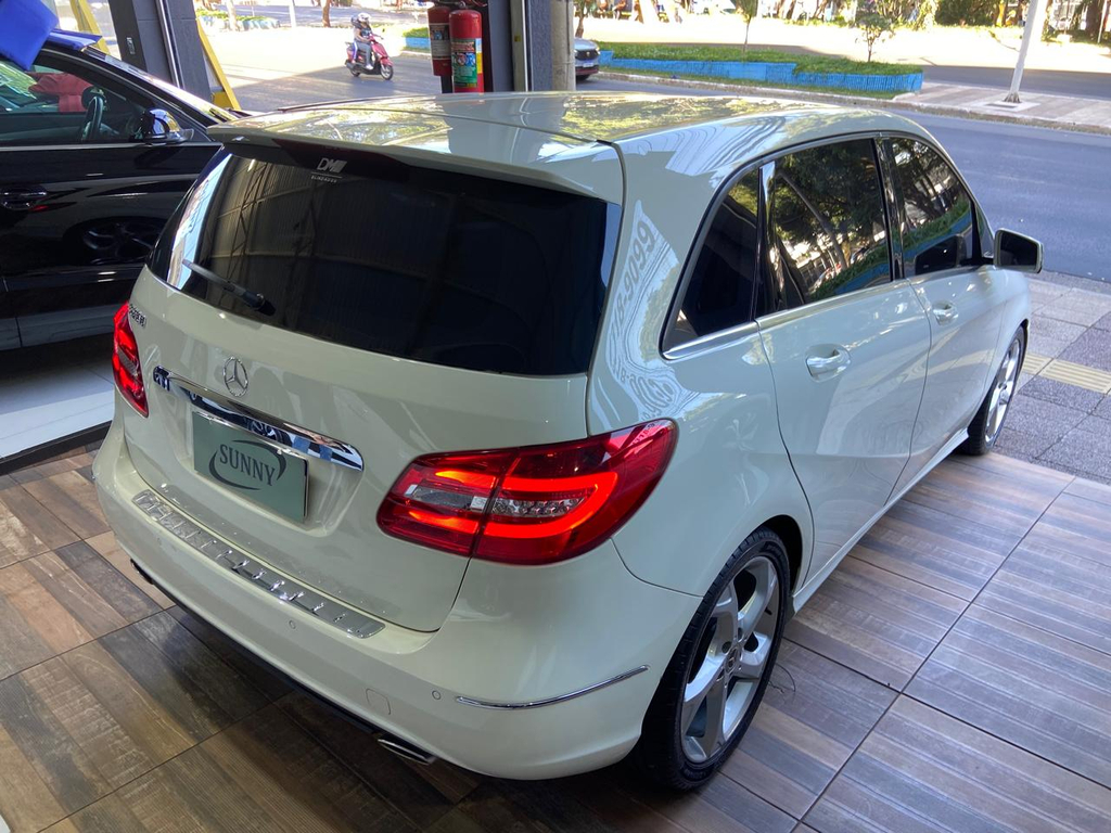 Mercedes Benz B 200 Branco