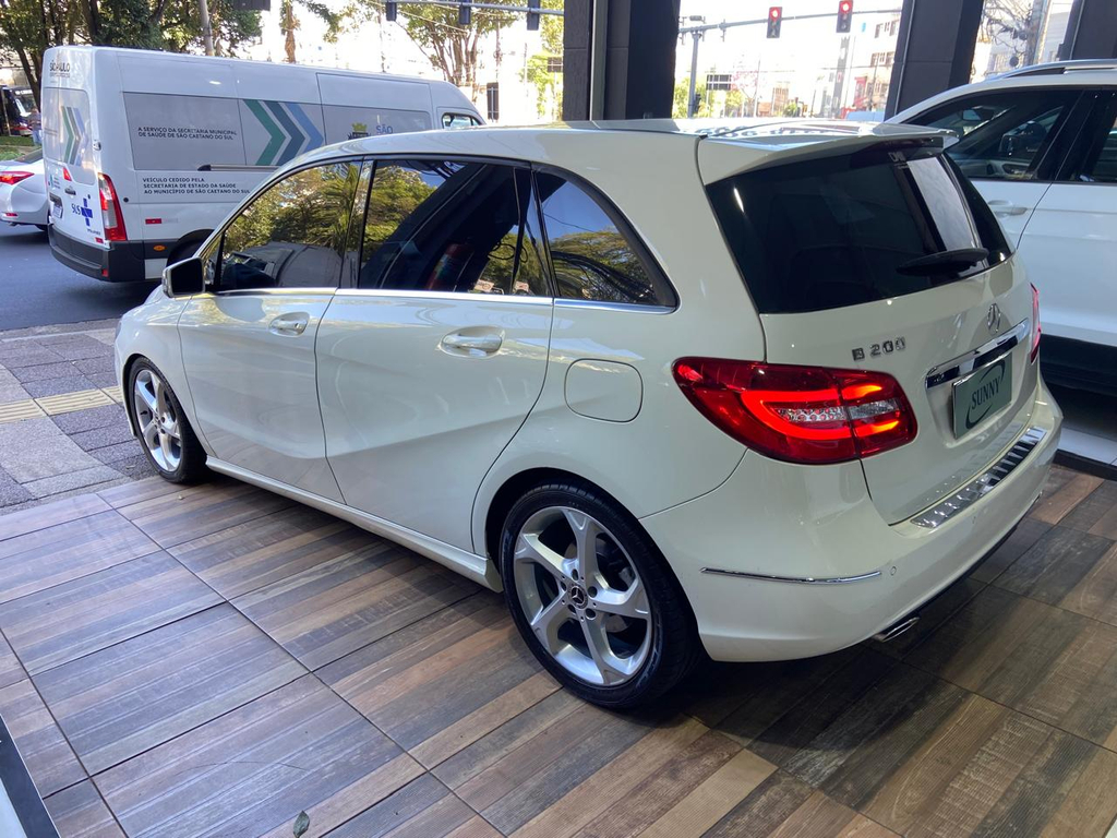 Mercedes Benz B 200 Branco