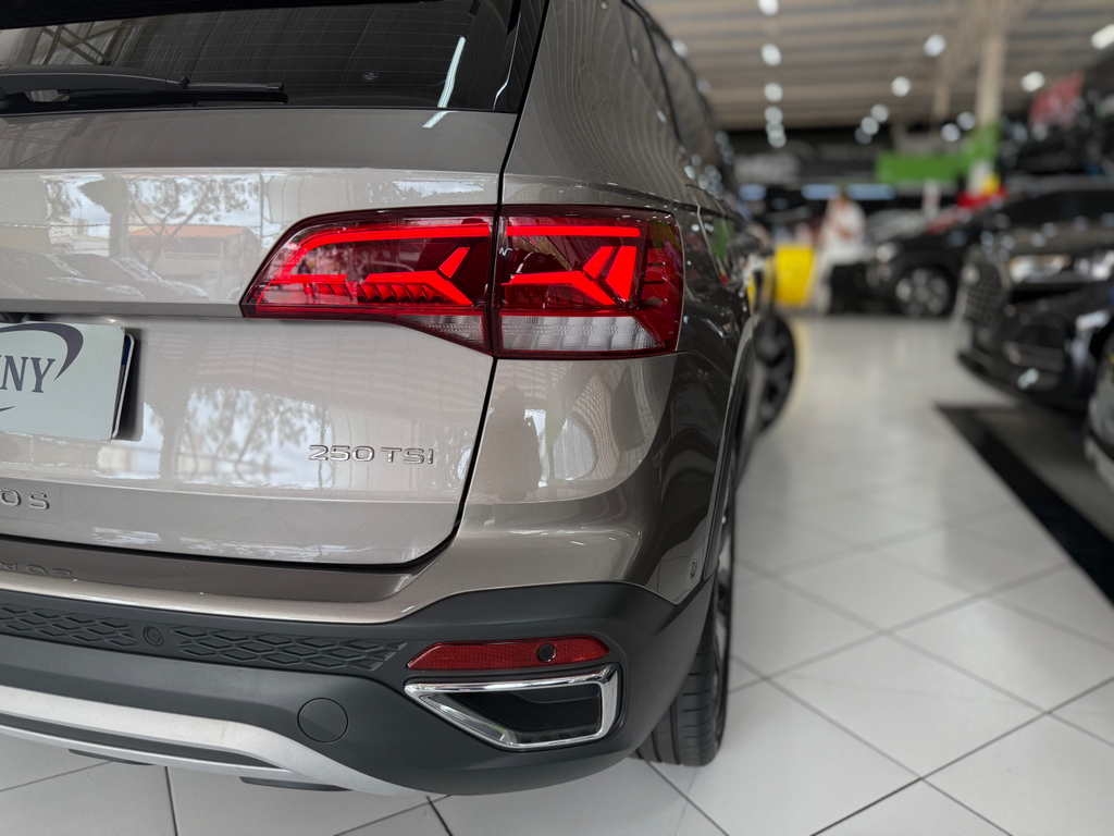 Volkswagen TAOS Bege