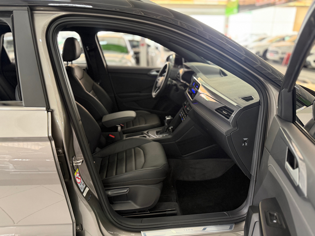 Volkswagen TAOS Bege