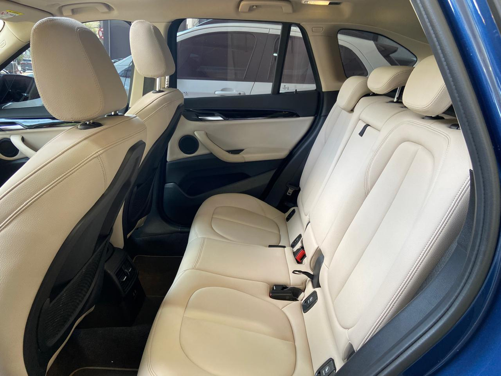 BMW X1 Azul
