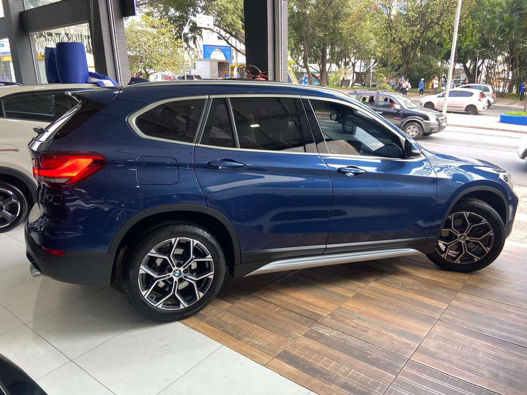 BMW X1 Azul