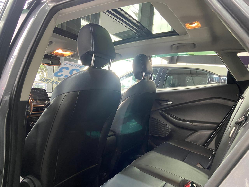 Chevrolet Tracker Cinza