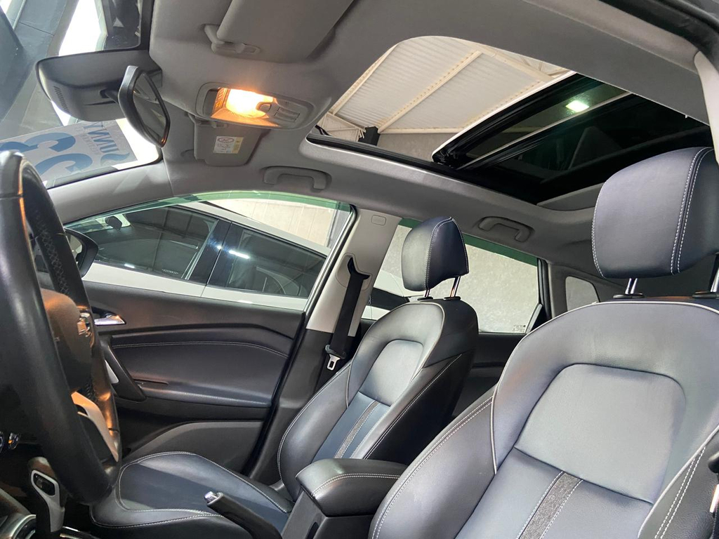 Chevrolet Tracker Cinza