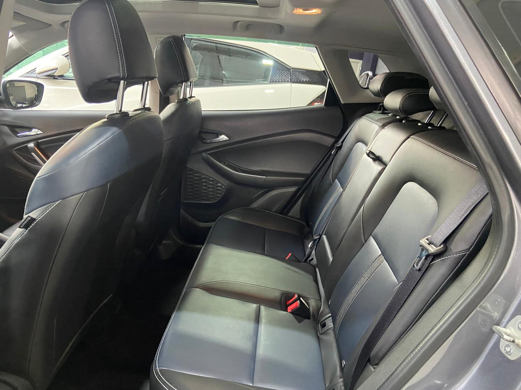 Chevrolet Tracker Cinza