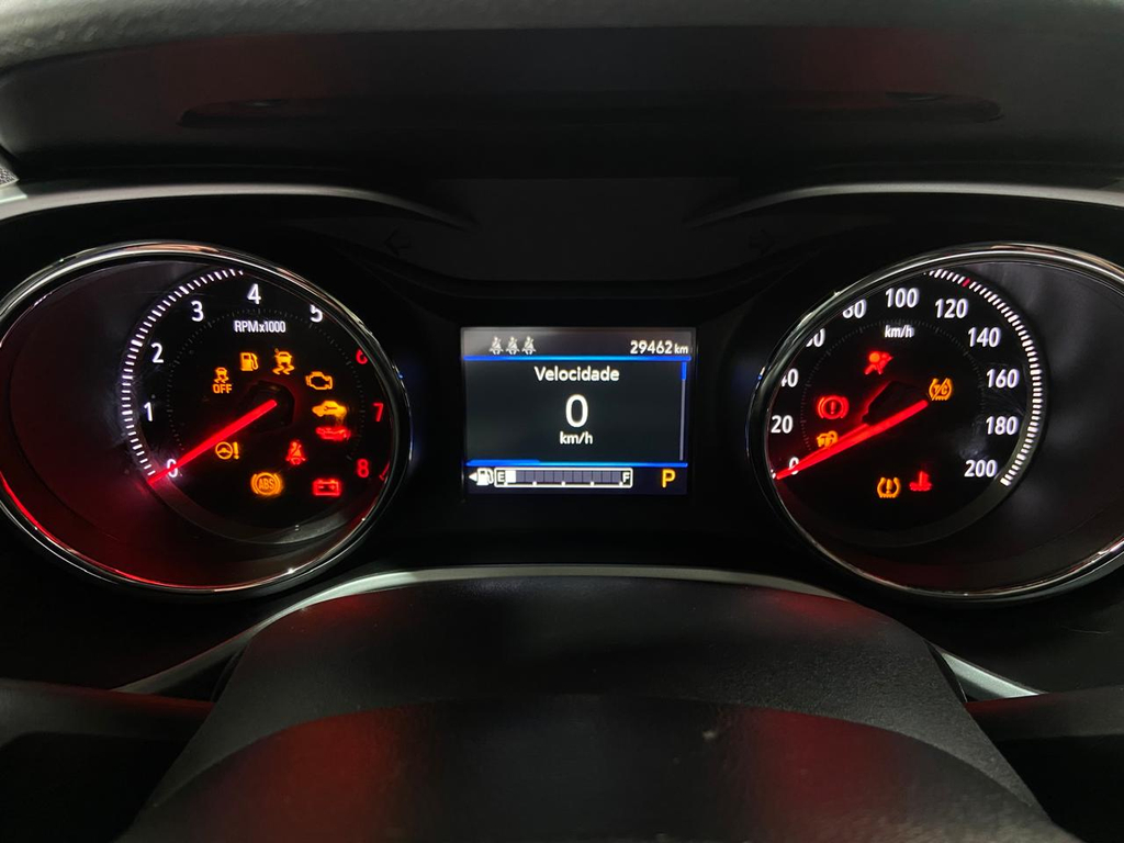 Chevrolet Tracker Cinza