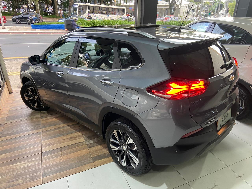 Chevrolet Tracker Cinza