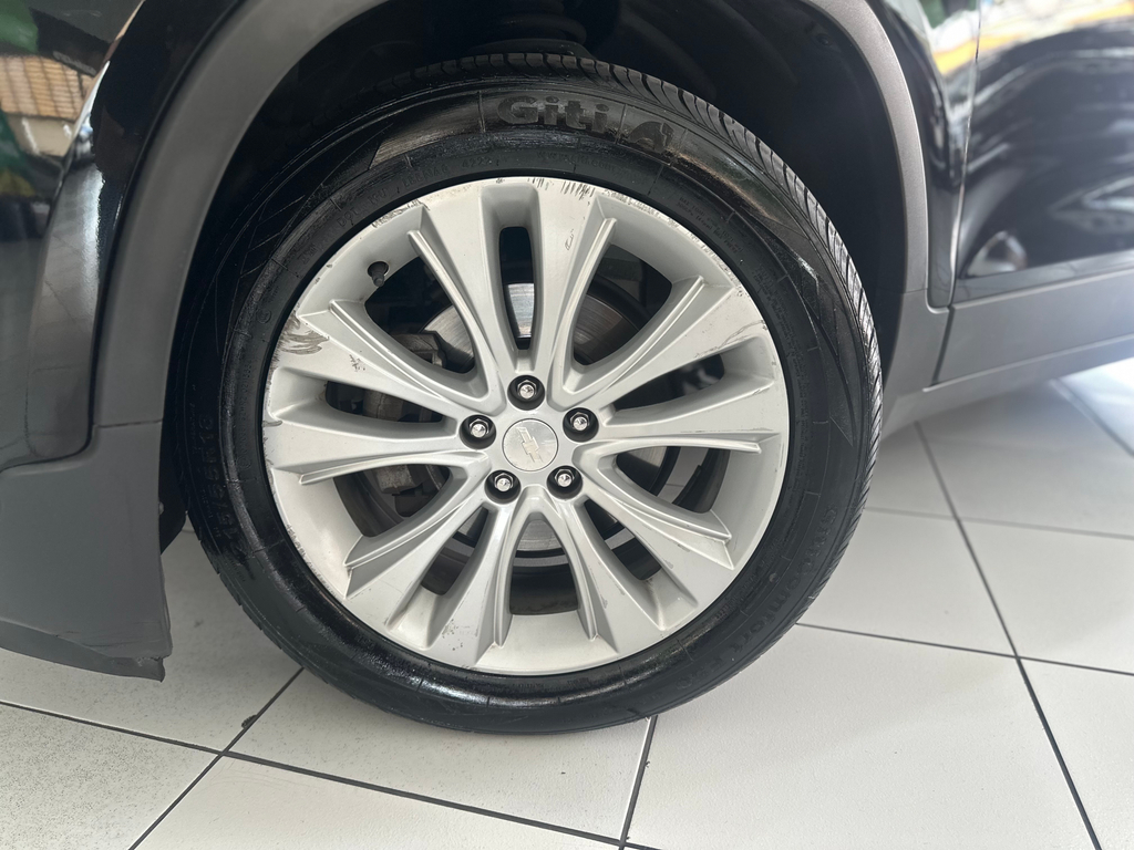 Chevrolet Tracker Preto