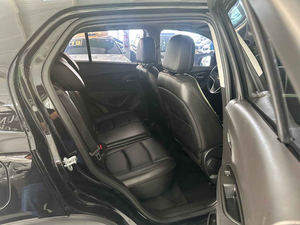 Chevrolet Tracker Preto