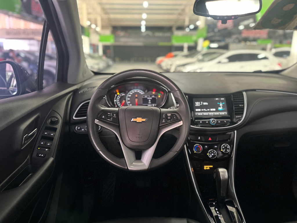 Chevrolet Tracker Preto
