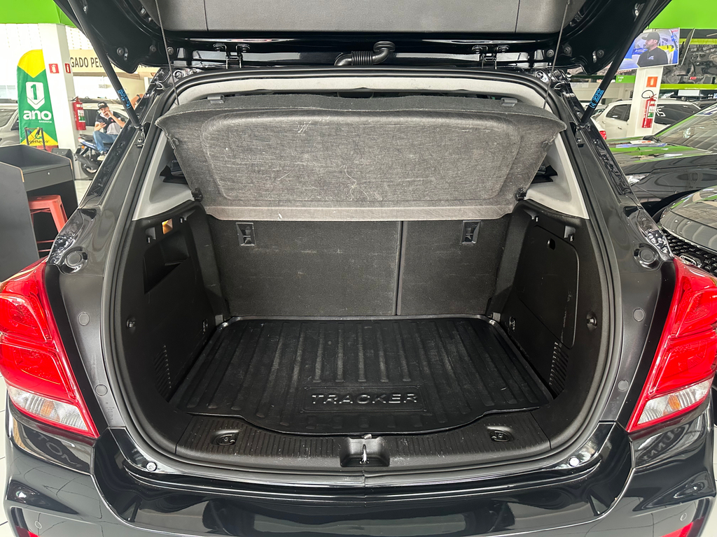 Chevrolet Tracker Preto