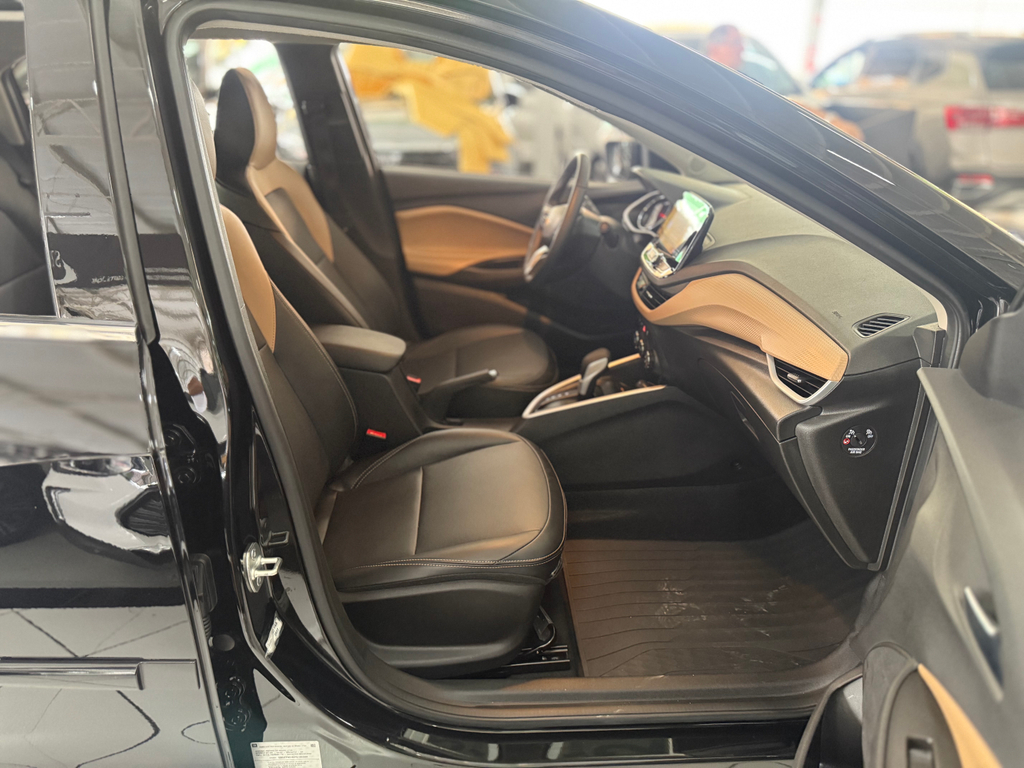 Chevrolet Onix Preto