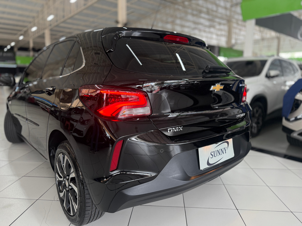 Chevrolet Onix Preto