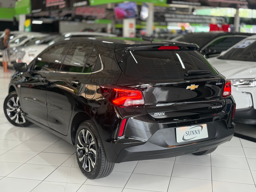 Chevrolet Onix Preto