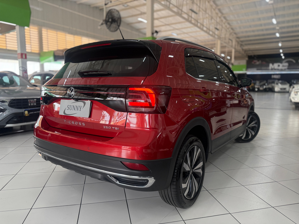 Volkswagen T-Cross Vermelho