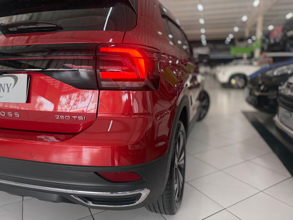 Volkswagen T-Cross Vermelho