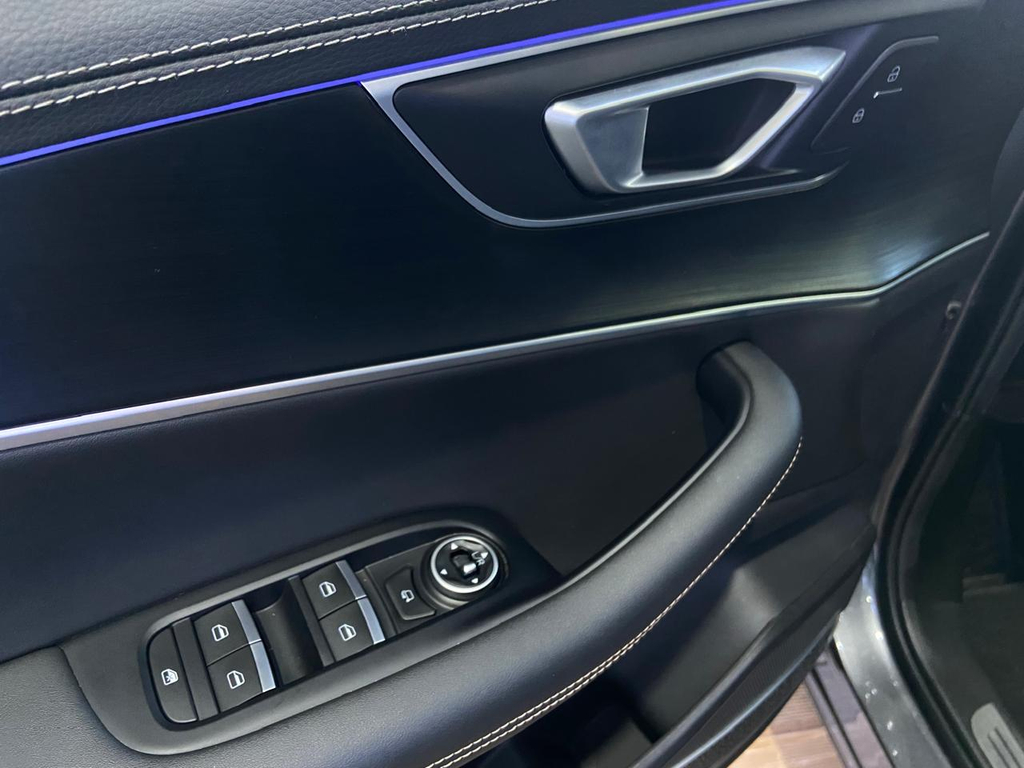 Chery Tiggo 8 Cinza
