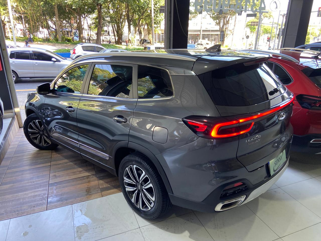 Chery Tiggo 8 Cinza
