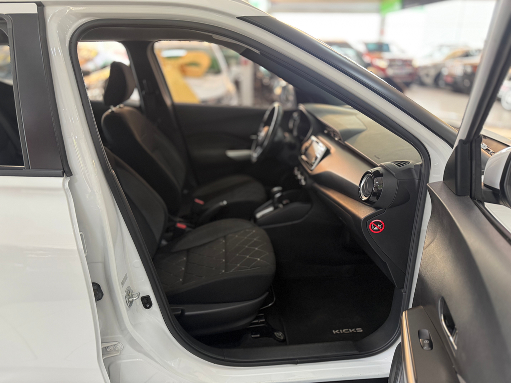 Nissan Kicks Branco