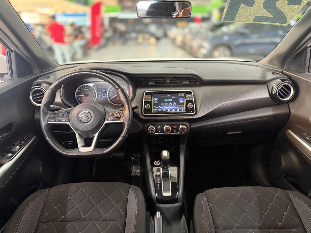 Nissan Kicks Branco