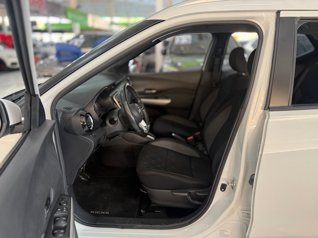 Nissan Kicks Branco