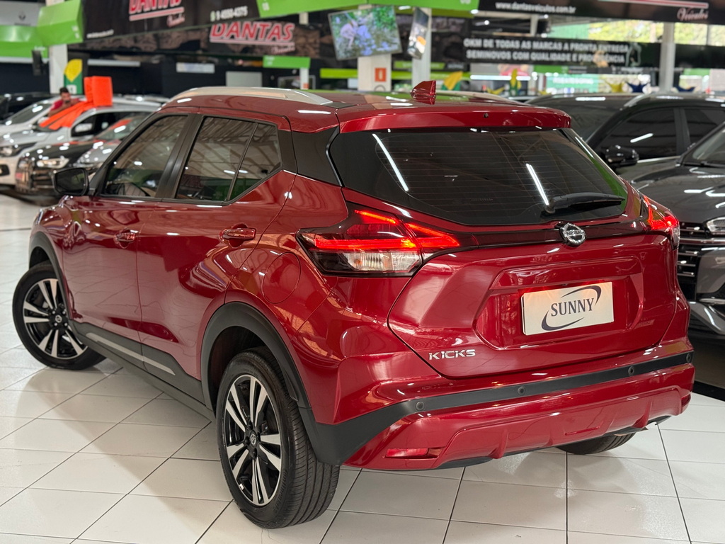 Nissan Kicks Vinho
