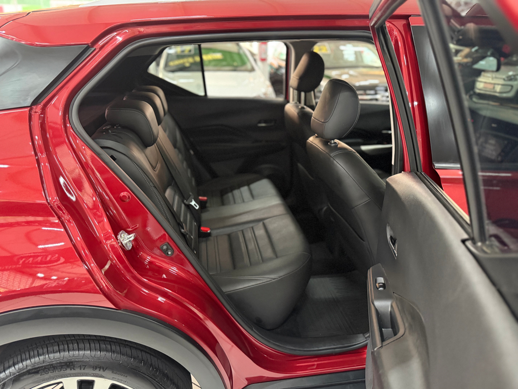 Nissan Kicks Vinho