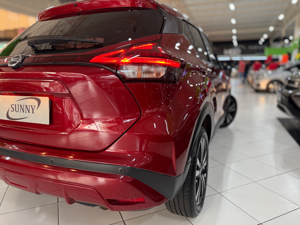 Nissan Kicks Vinho