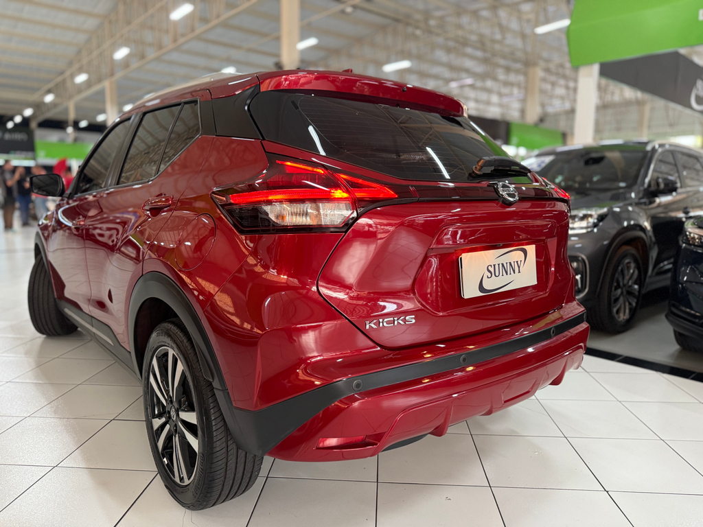 Nissan Kicks Vinho