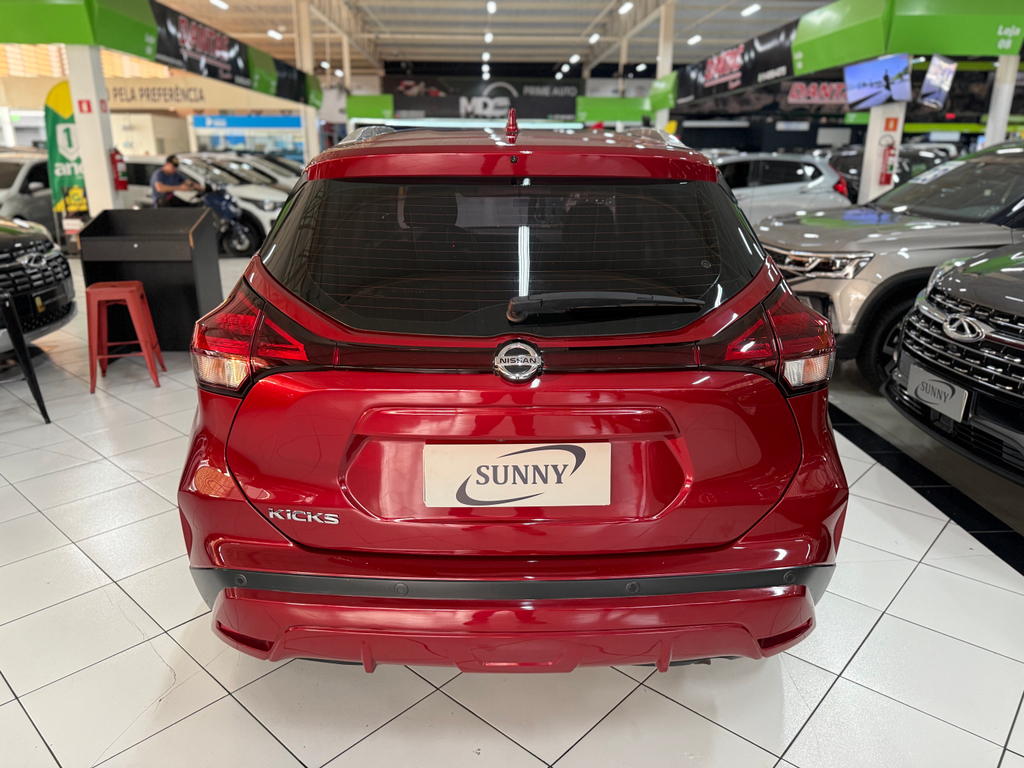Nissan Kicks Vinho