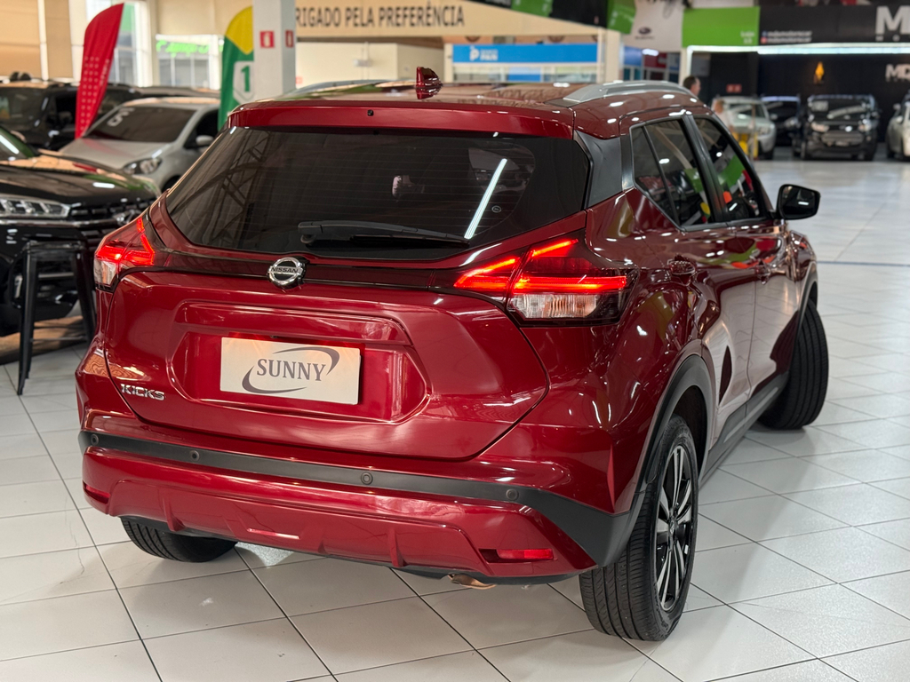 Nissan Kicks Vinho