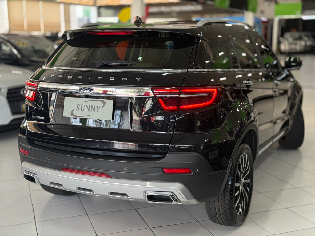 Ford TERRITORY Preto