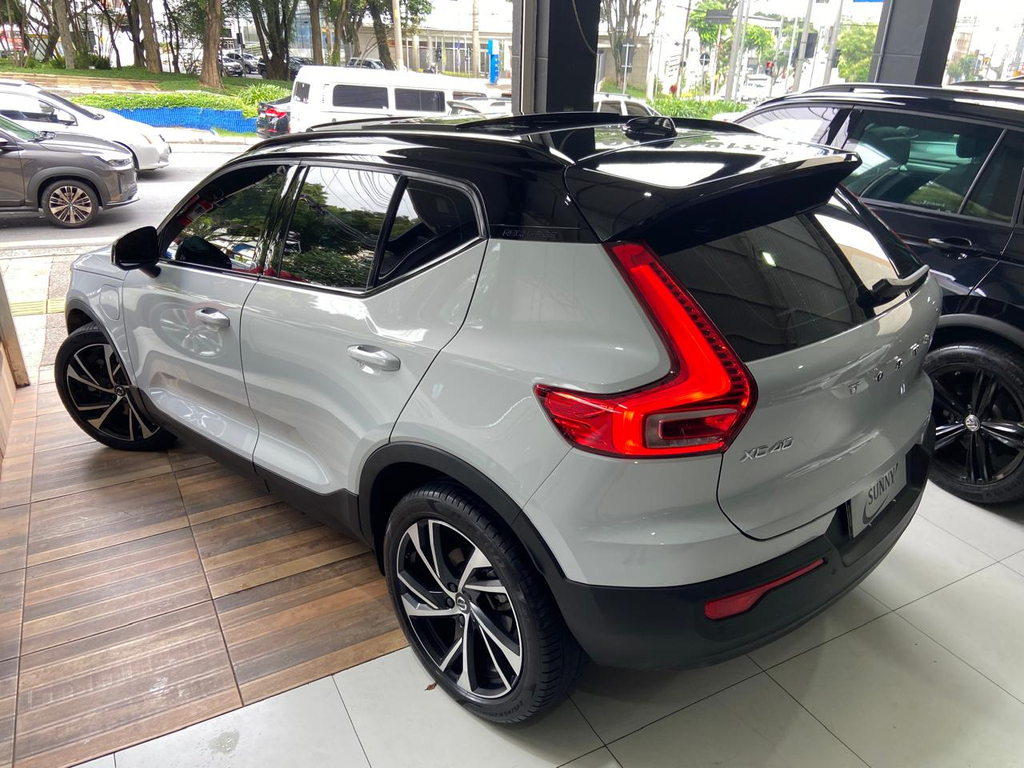 Volvo XC40 Cinza