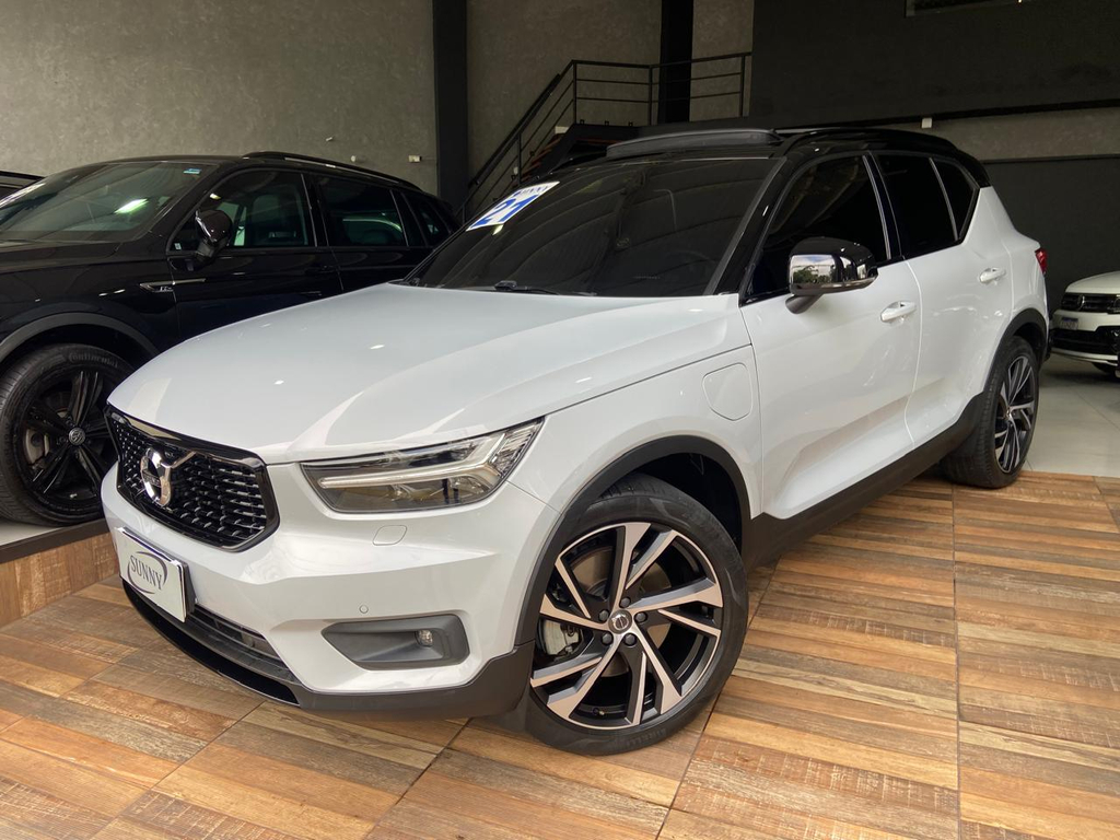Volvo XC40 Cinza