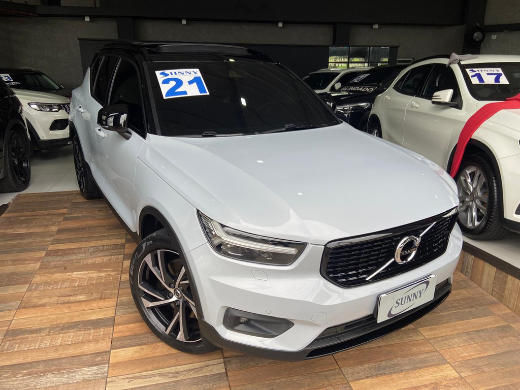 Volvo XC40 Cinza