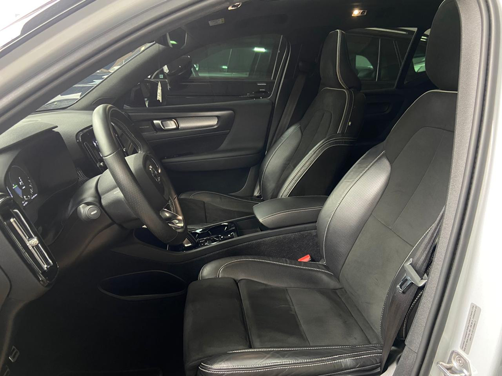 Volvo XC40 Cinza
