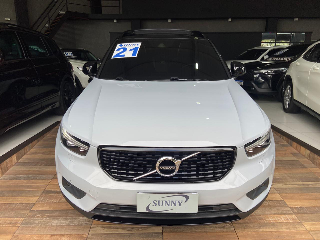 Volvo XC40 Cinza