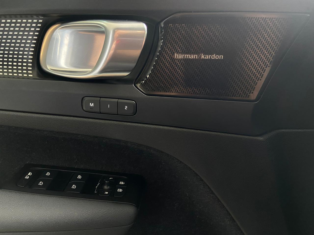 Volvo XC40 Cinza