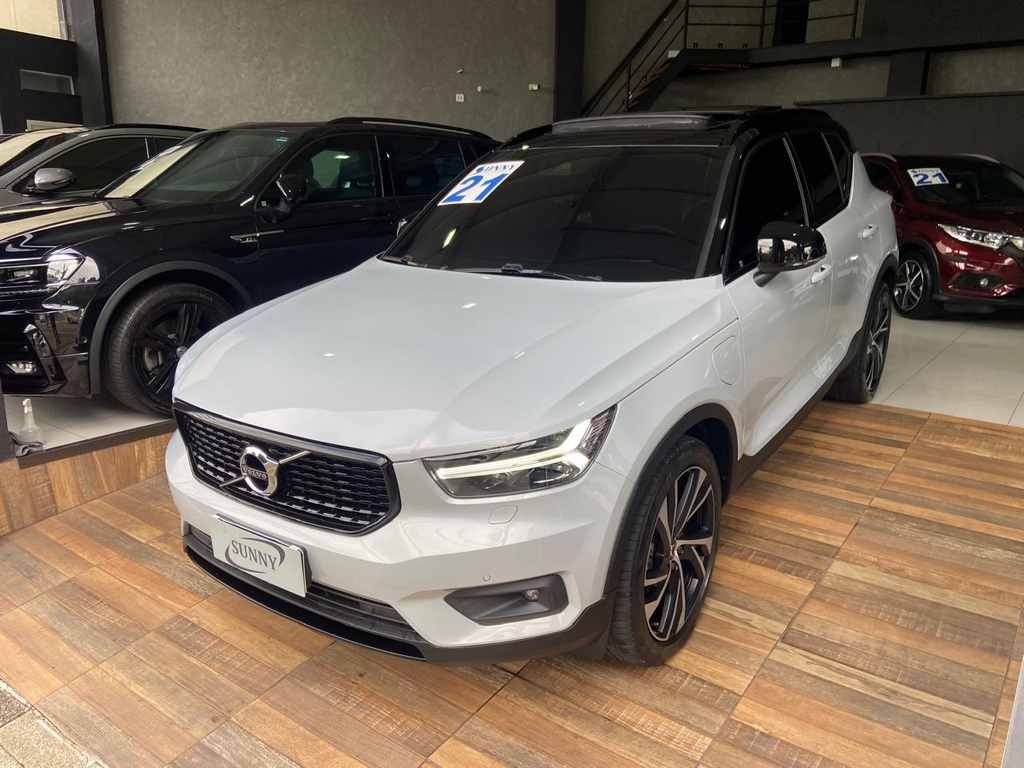 Volvo XC40 Cinza