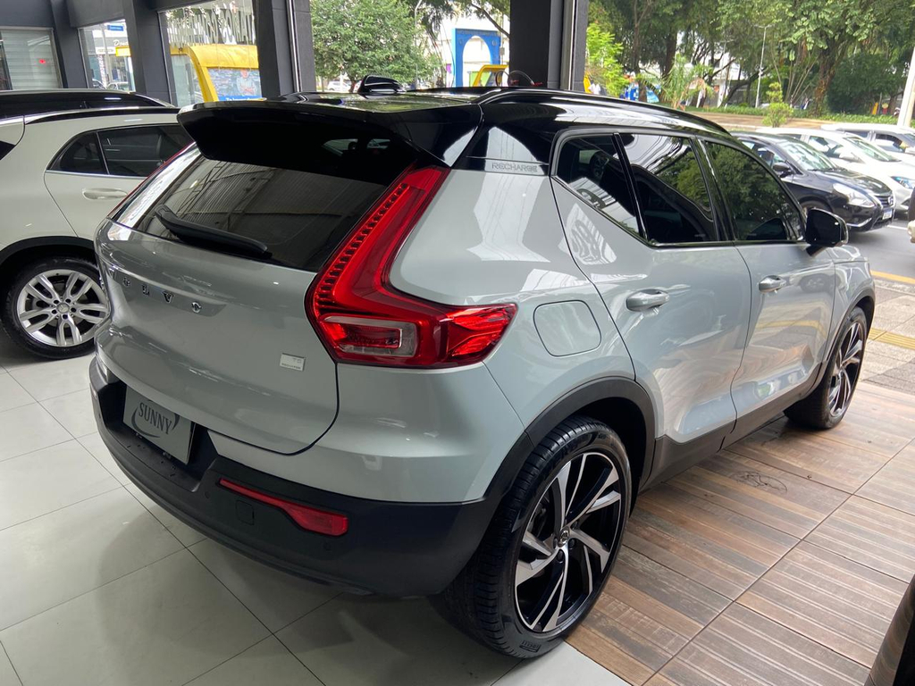 Volvo XC40 Cinza