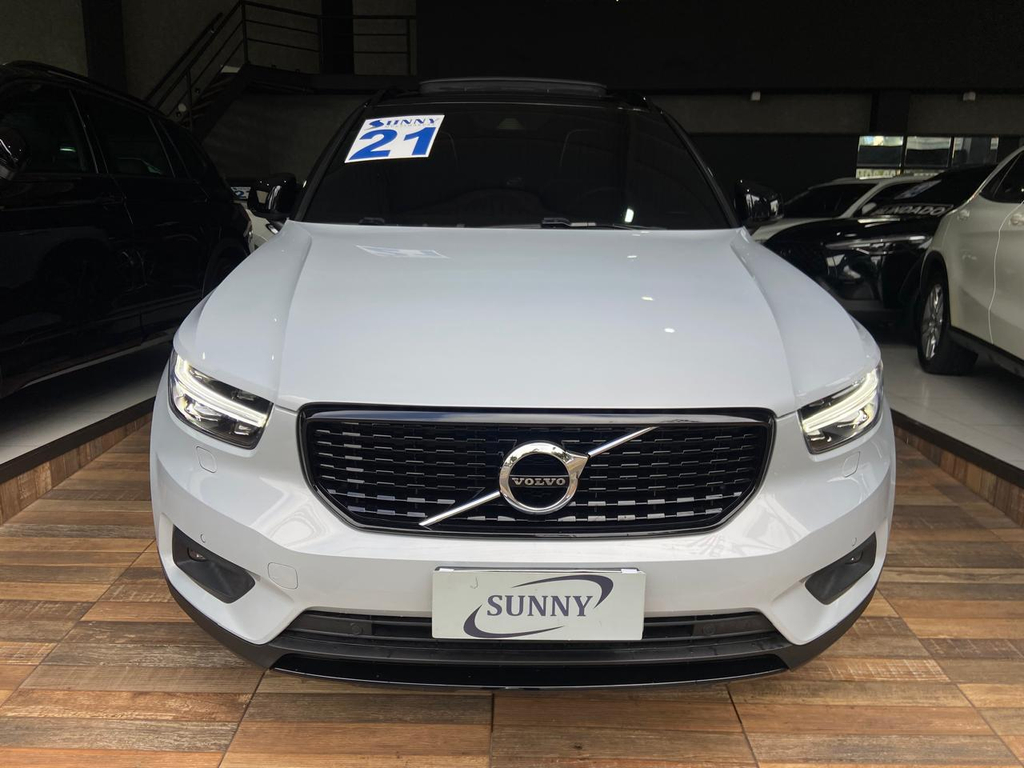 Volvo XC40 Cinza
