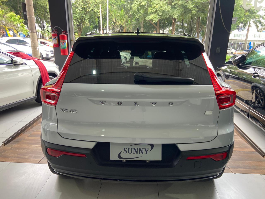 Volvo XC40 Cinza