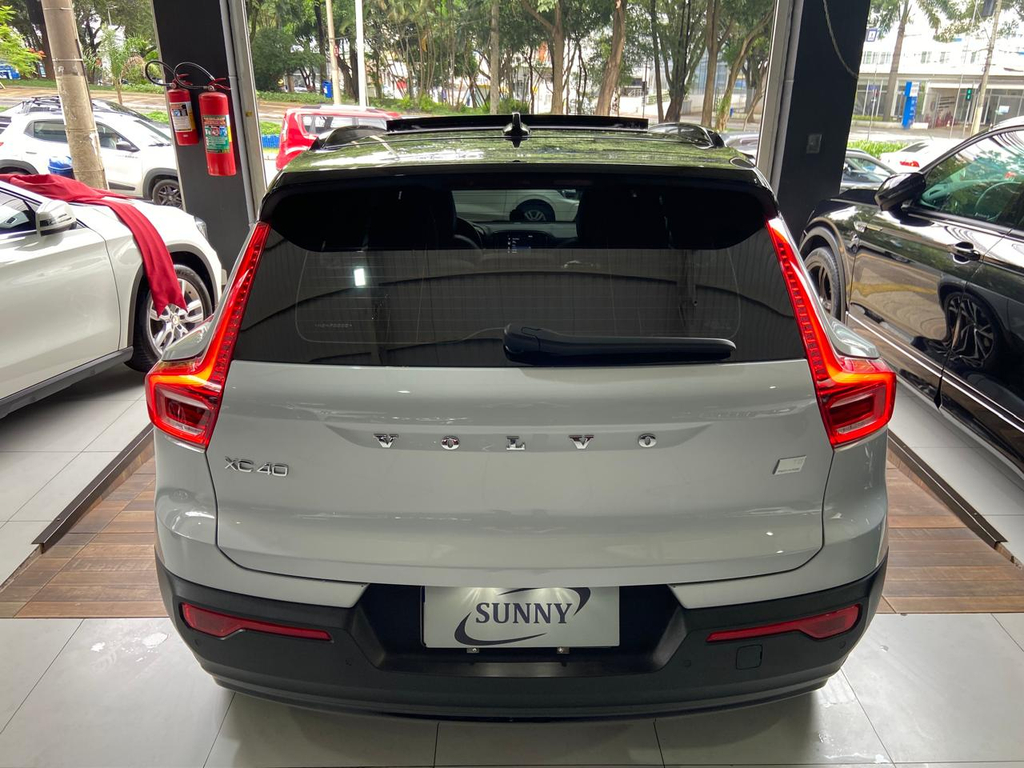 Volvo XC40 Cinza