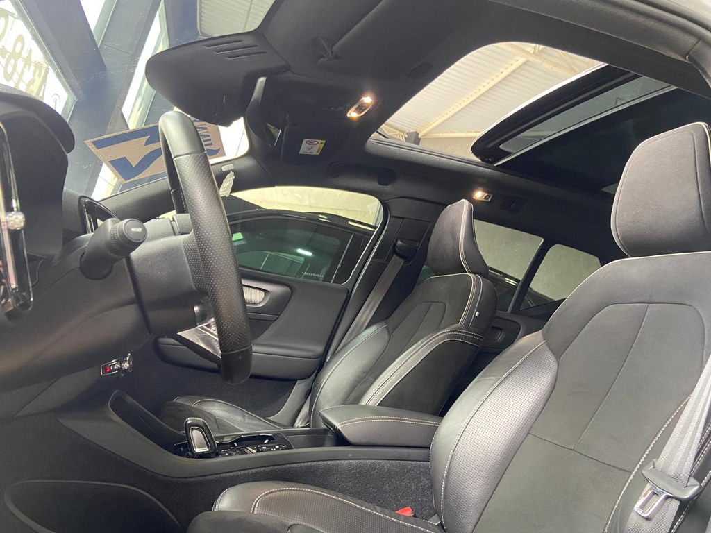 Volvo XC40 Cinza
