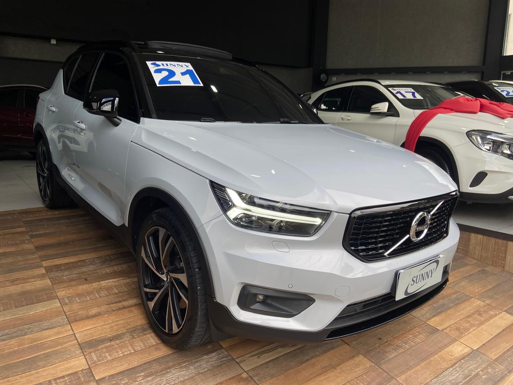 Volvo XC40 Cinza