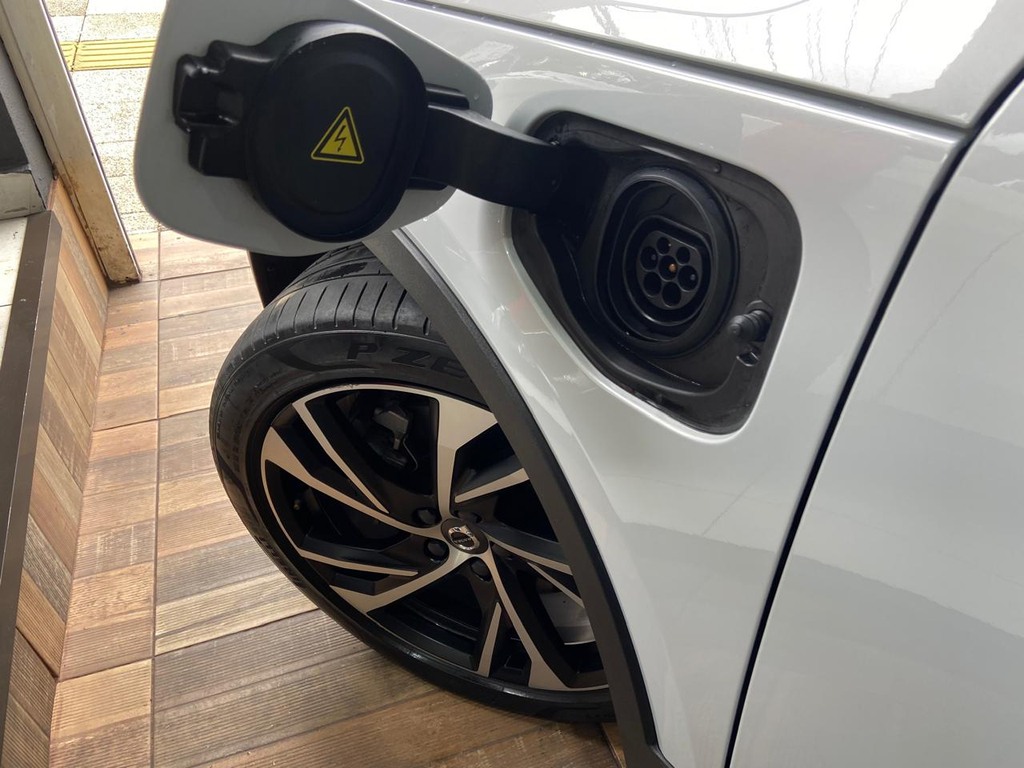 Volvo XC40 Cinza